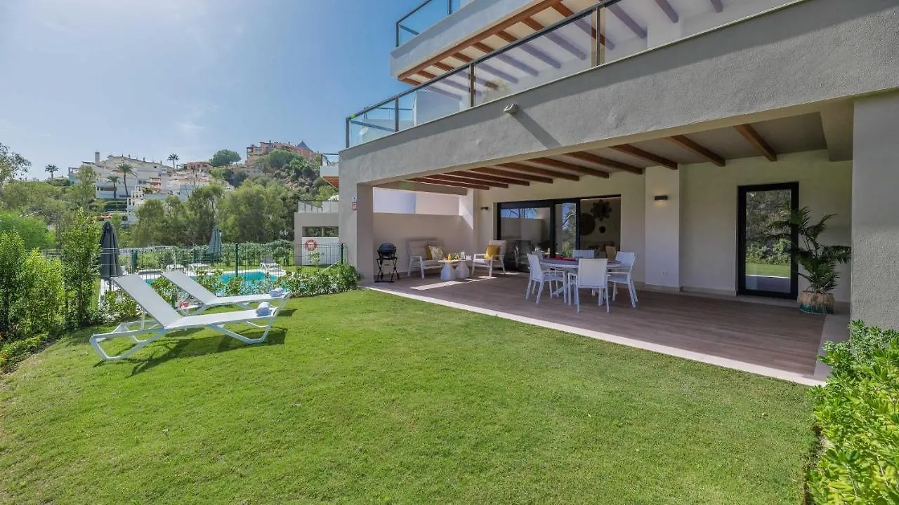 Endless Luxury At Marbella Lake Paradise Apartment