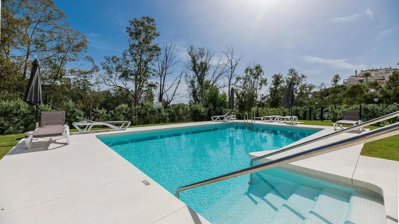 Endless Luxury At Marbella Lake Paradise